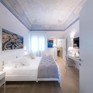 La Home42 , Palermo Italien